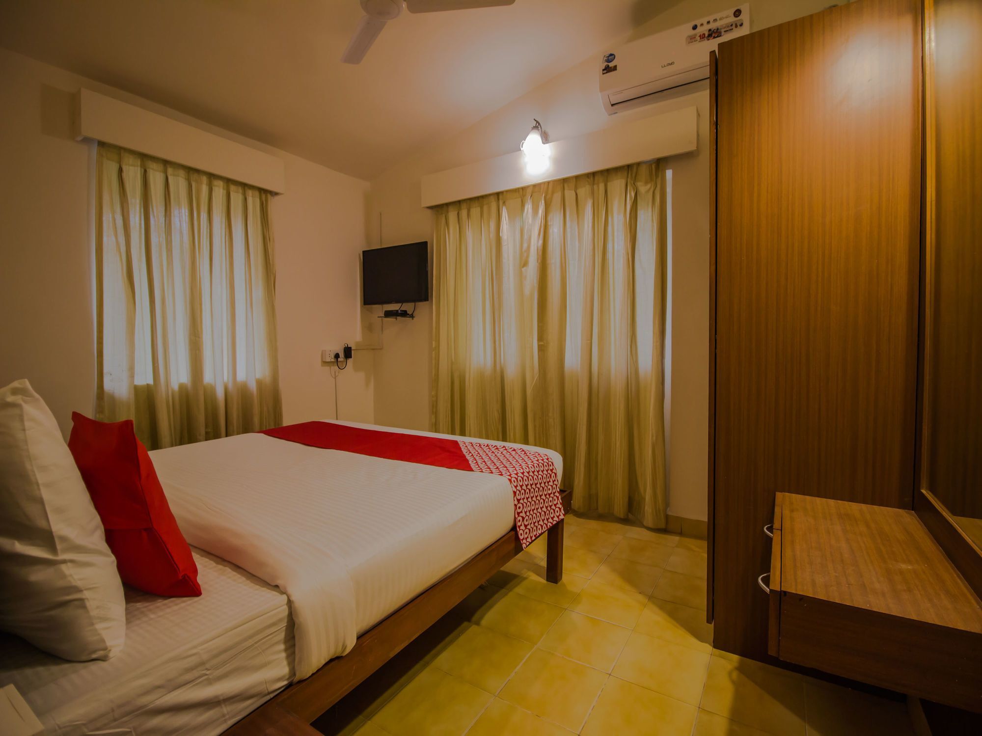 Oyo Flagship 13853 Shruti Resort Calangute Exteriör bild